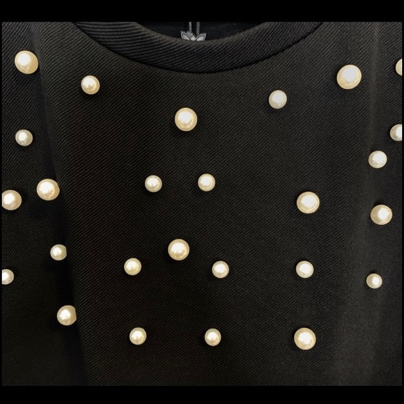 BCBG PEARLESCENT PUFF SLEEVE SHORT SLEEVE TOP - Picture 4 of 13